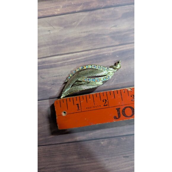 Vintage Gold Tone Leaf Brooch With Aurora Borealis Rhinestones Elegant Sparkle P - Picture 5 of 5